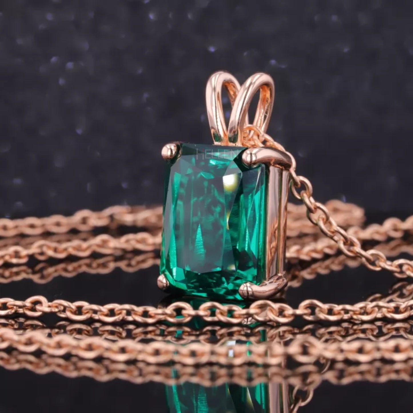 Single loop necklace with emerald solitaire gemstone – minimalist luxury in vibrant green