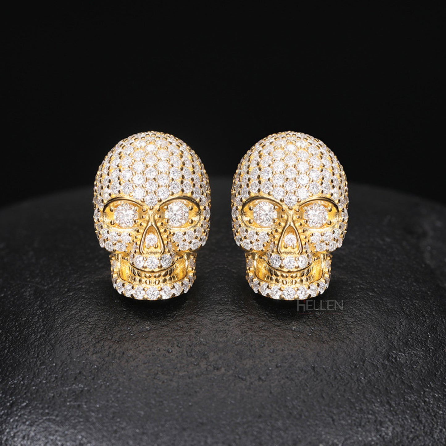Iced-out skull head men’s studs featuring moissanite – exclusive drip with dark elegance