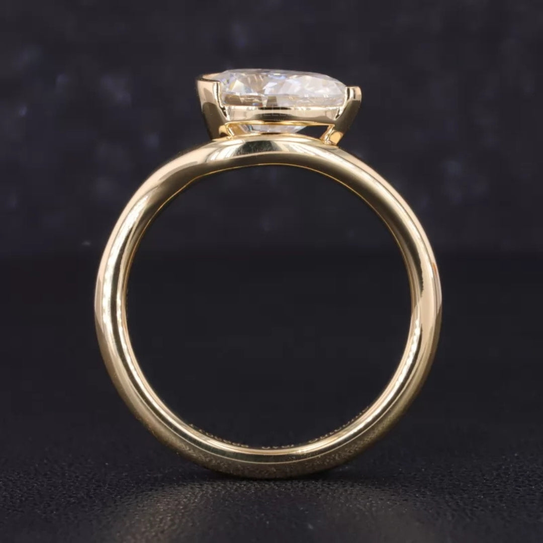 Pear Solitaire & Round Cut Moissanite Stackable Bridal Ring Set