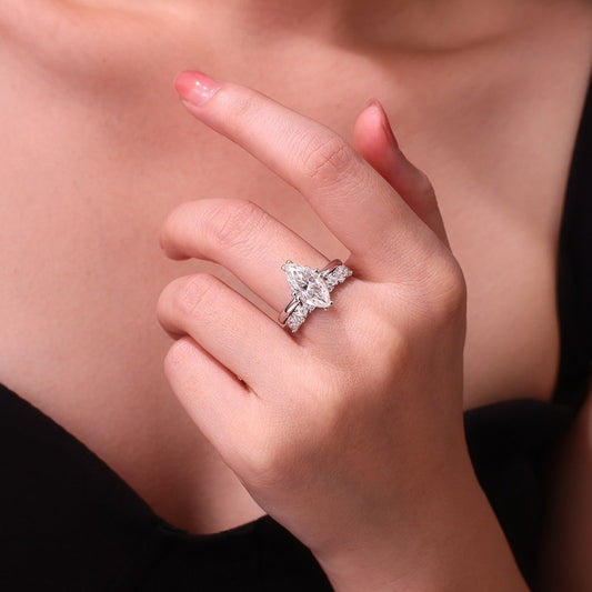 The Best Diamond Earrings for Brides: Shine on Your Special Day