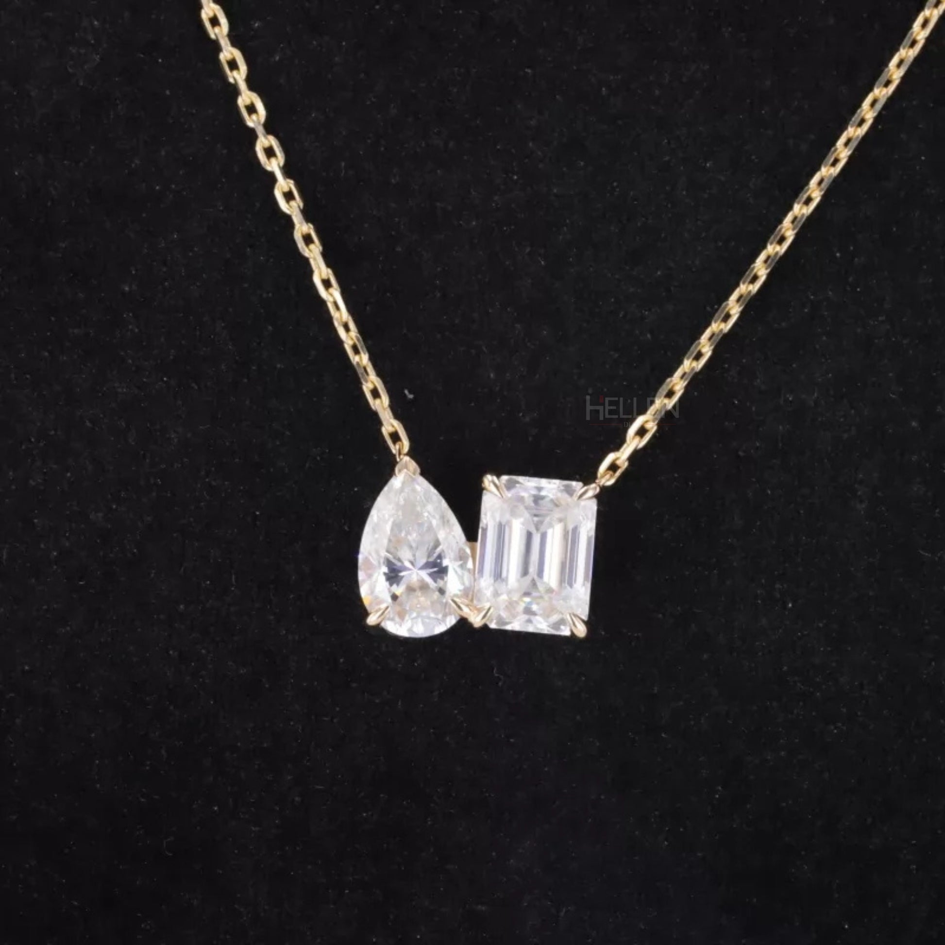 Signature “Toi et Moi” necklace with pear and emerald cut moissanite – symbolic and stylish dual-stone pendant