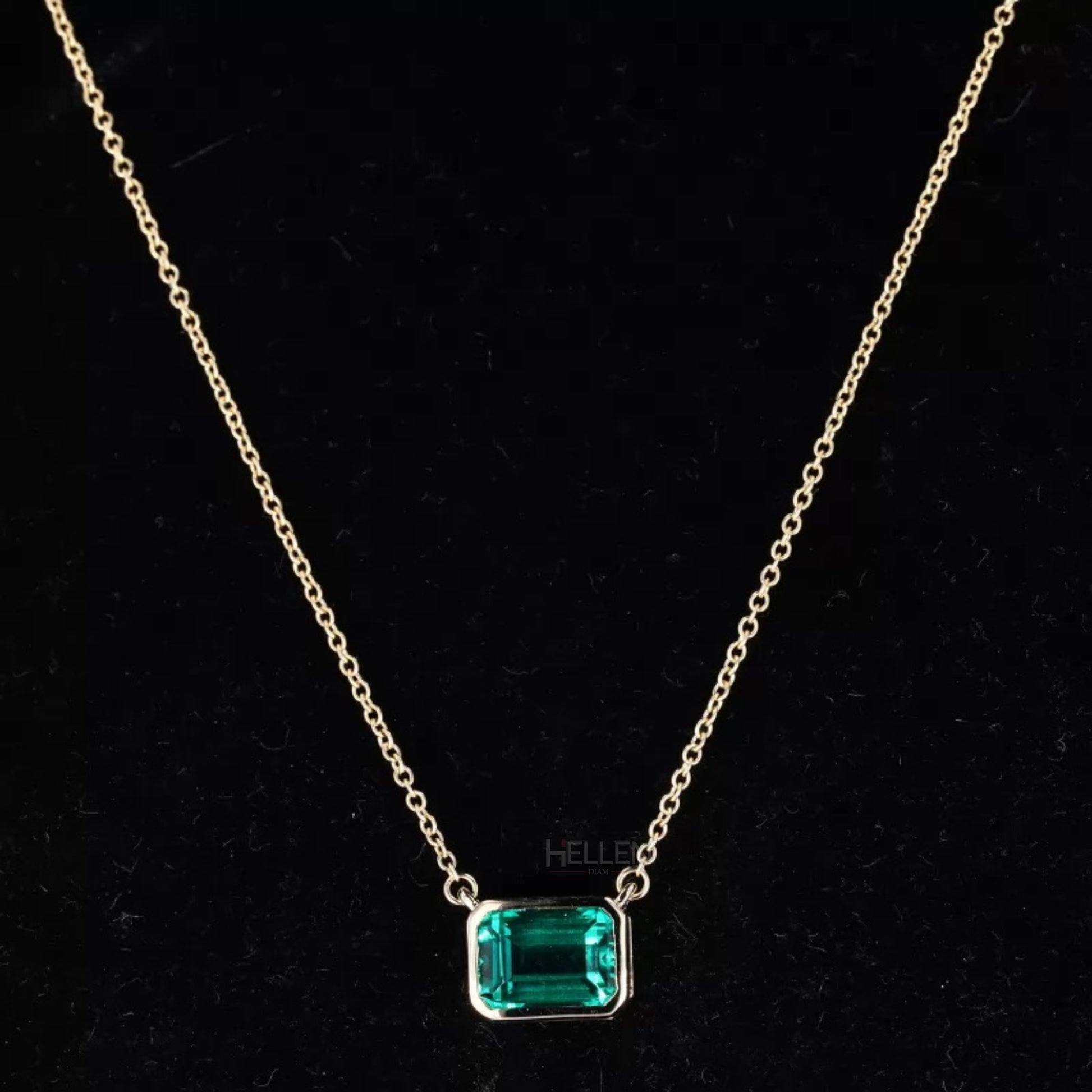 East to west set green emerald gemstone necklace in bezel setting – modern semi-precious jewelry for gifting

