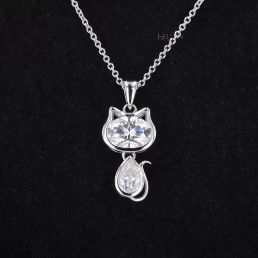 Cat-inspired necklace with pear and oval cut moissanite – fun and sparkling animal-themed jewelry

