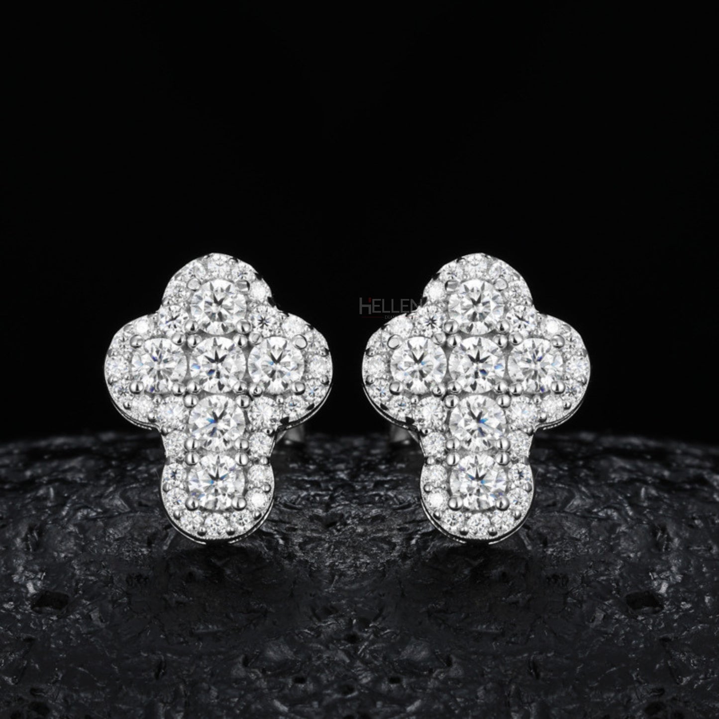 Men’s hip-hop earrings with VVS round moissanite in a cross design – sparkling luxury with spiritual edge

