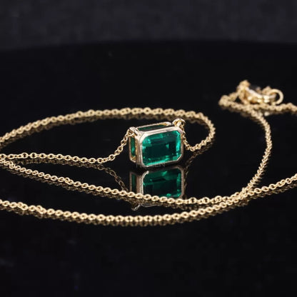 East to West Green Emerald Bezel Setting Necklace
