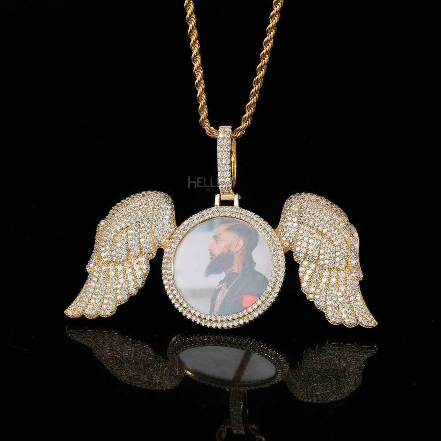 Customized Angel Wings Memory Pendent With Round Cut Moissanite