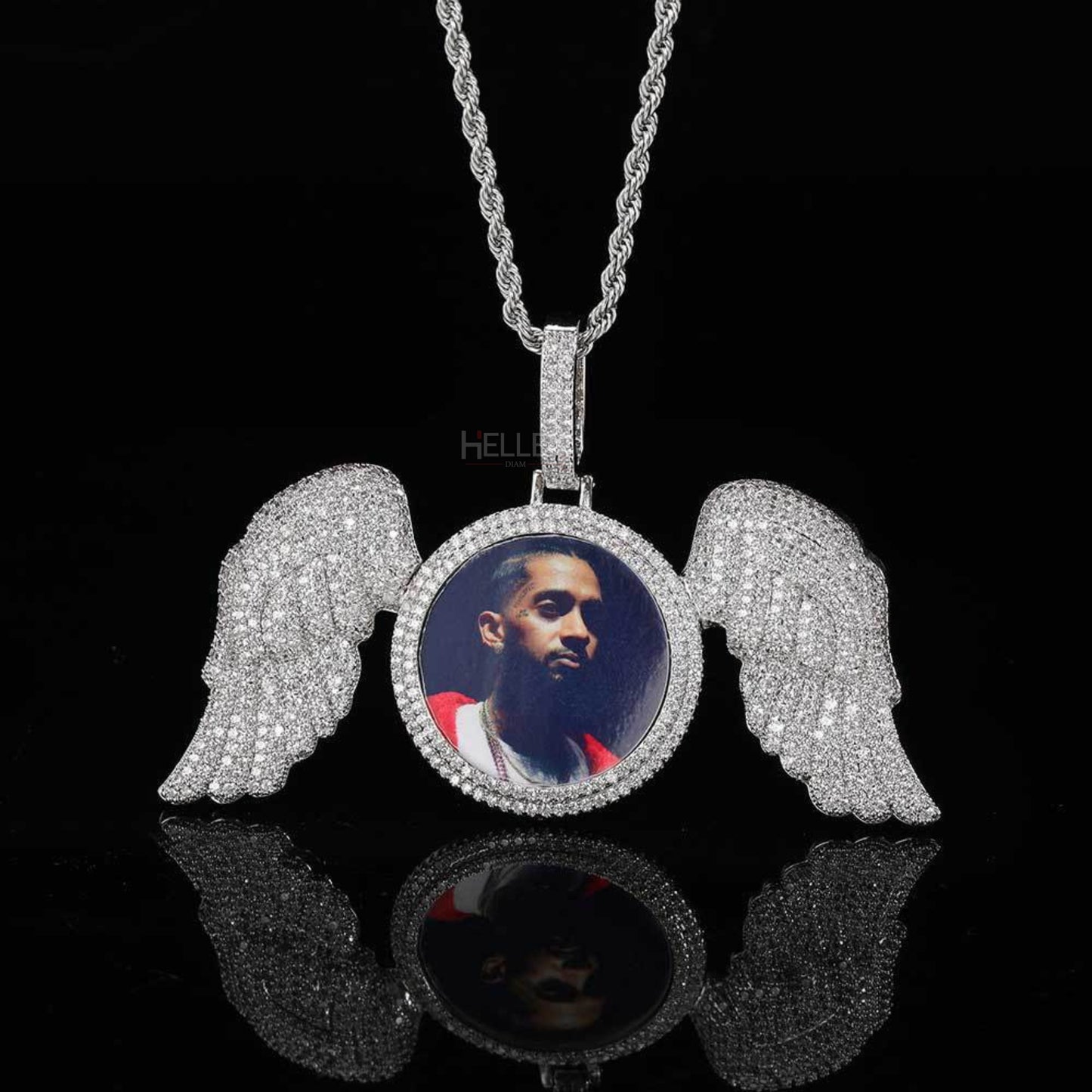 Customized Angel Wings Memory Pendent With Round Cut Moissanite