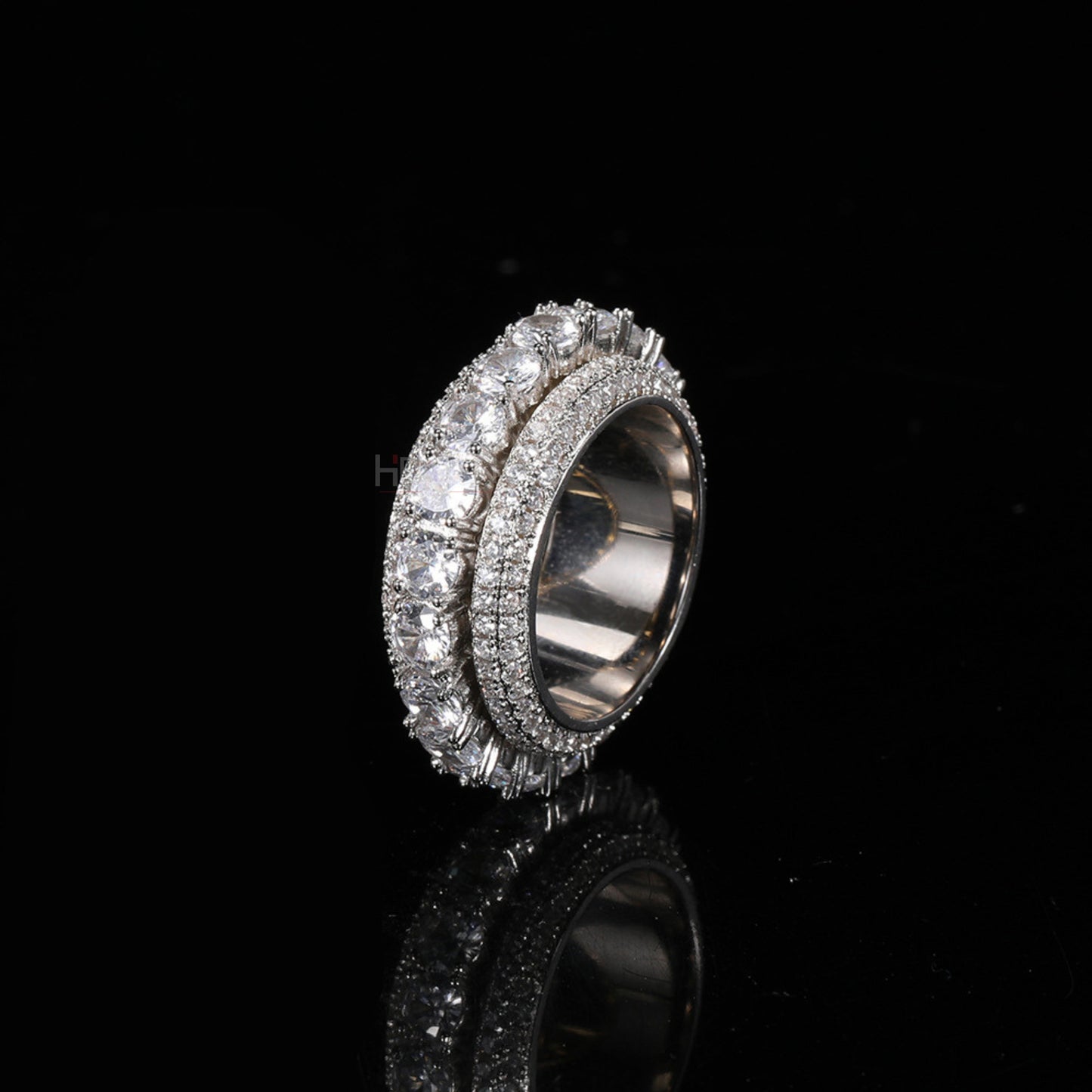 Rotating VVS Diamond Studded Satisfaction Ring