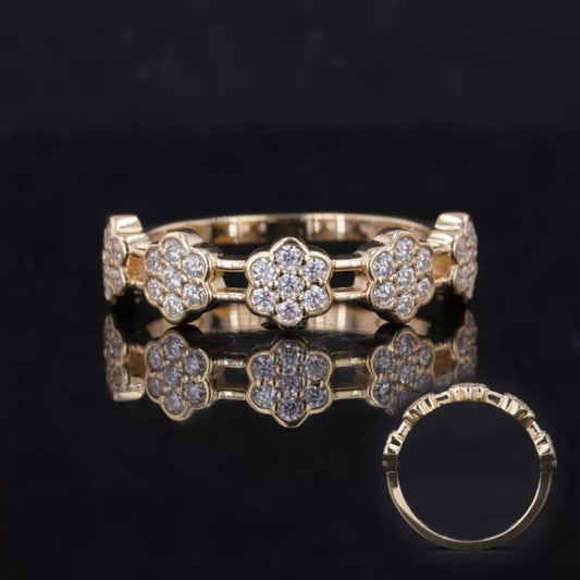 Floral illusion cluster wedding band with round diamonds – nature-inspired sparkle for a graceful bridal look