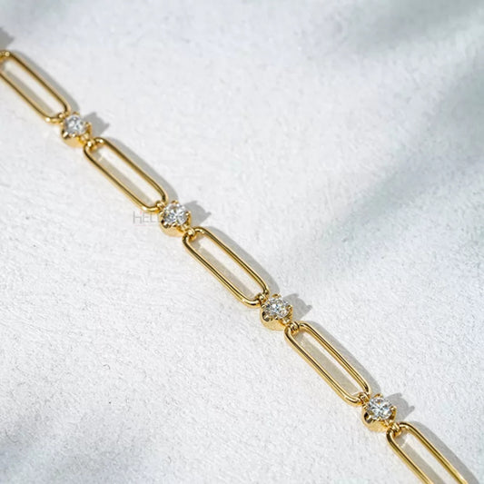 Trendy paper clip chain bracelet with dazzling moissanite links – stylish accessory for modern women