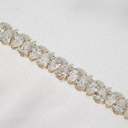 Pear cut moissanite tennis bracelet with 3 prong setting – essential sparkle in a fresh and modern shape

