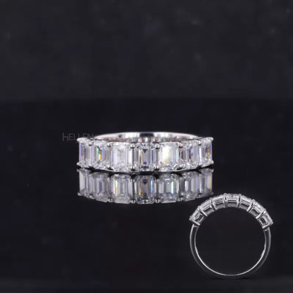 Emerald cut moissanite band in sterling silver – structured brilliance for timeless celebrations

