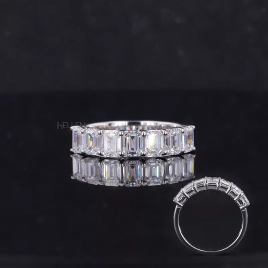 Emerald cut moissanite band in sterling silver – structured brilliance for timeless celebrations

