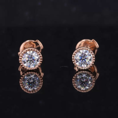 Round stud earrings with milgrain bezel setting – vintage-inspired elegance in a secure and stylish form