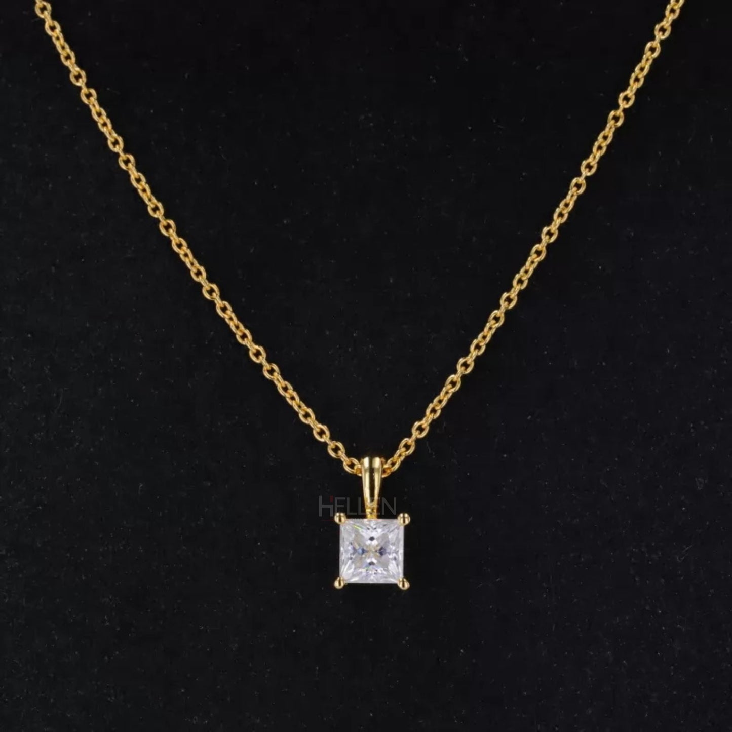 Princess cut moissanite pendant in vintage-inspired setting – stunning necklace with classic brilliance