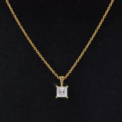 Princess cut moissanite pendant in vintage-inspired setting – stunning necklace with classic brilliance