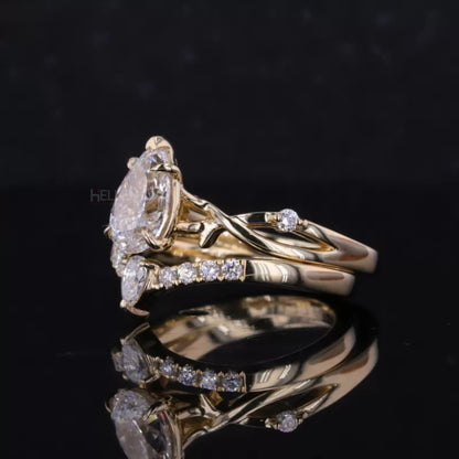 Pear And Round Cut Moissanite Bridal Ring Set
