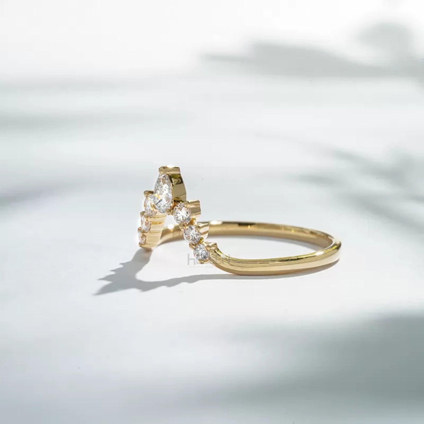 Round & Pear Cut V Curved Moissanite Vintage Wedding Band