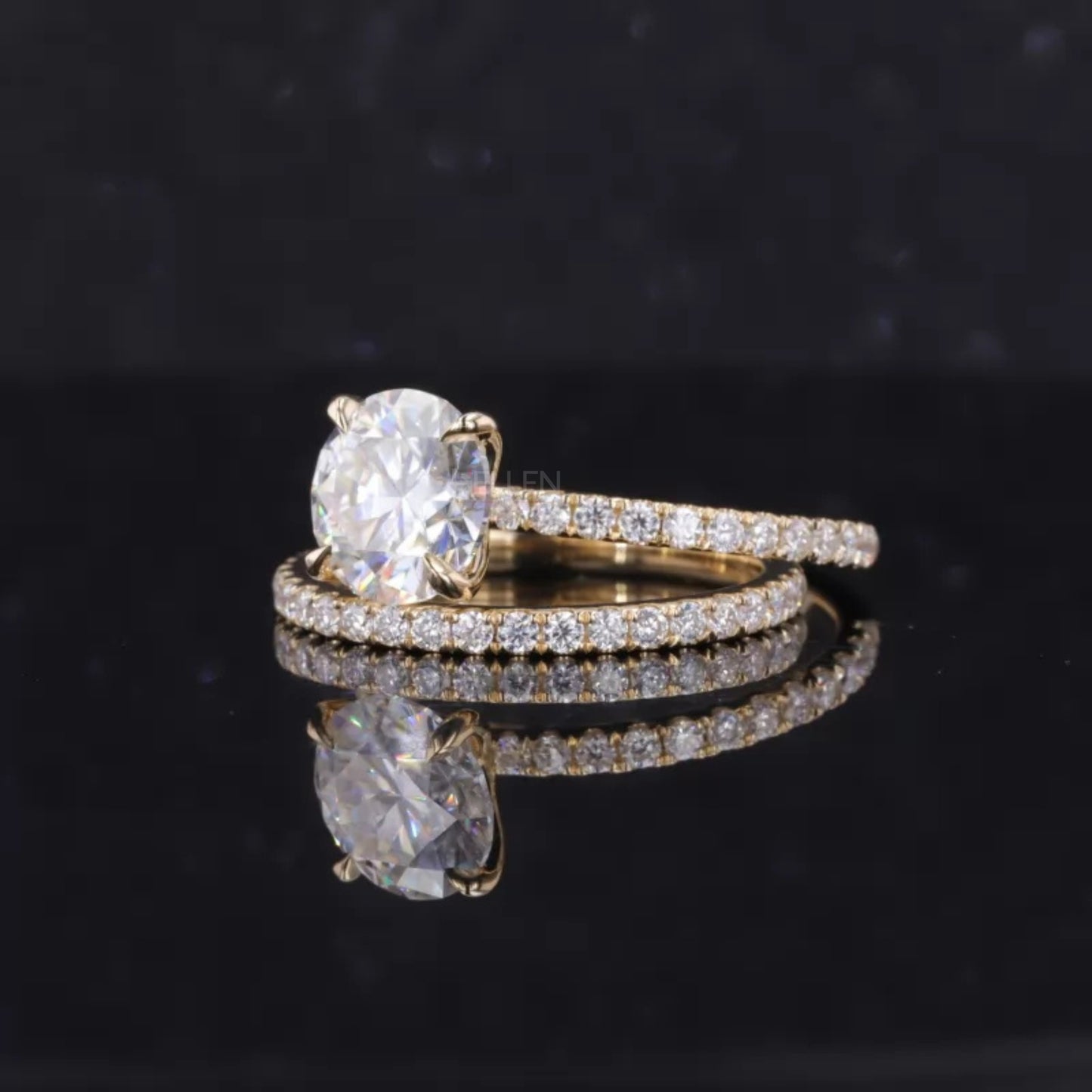 Round Cut Solitaire Moissanite Engagement Ring Set.