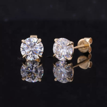 Round Cut VVS Moissanite Stud With 4 Claw Prongs