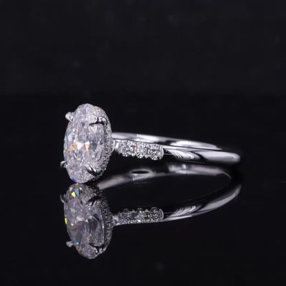 Center Oval Cut And Round Side Moissanite Claw Prong Solitaire Ring