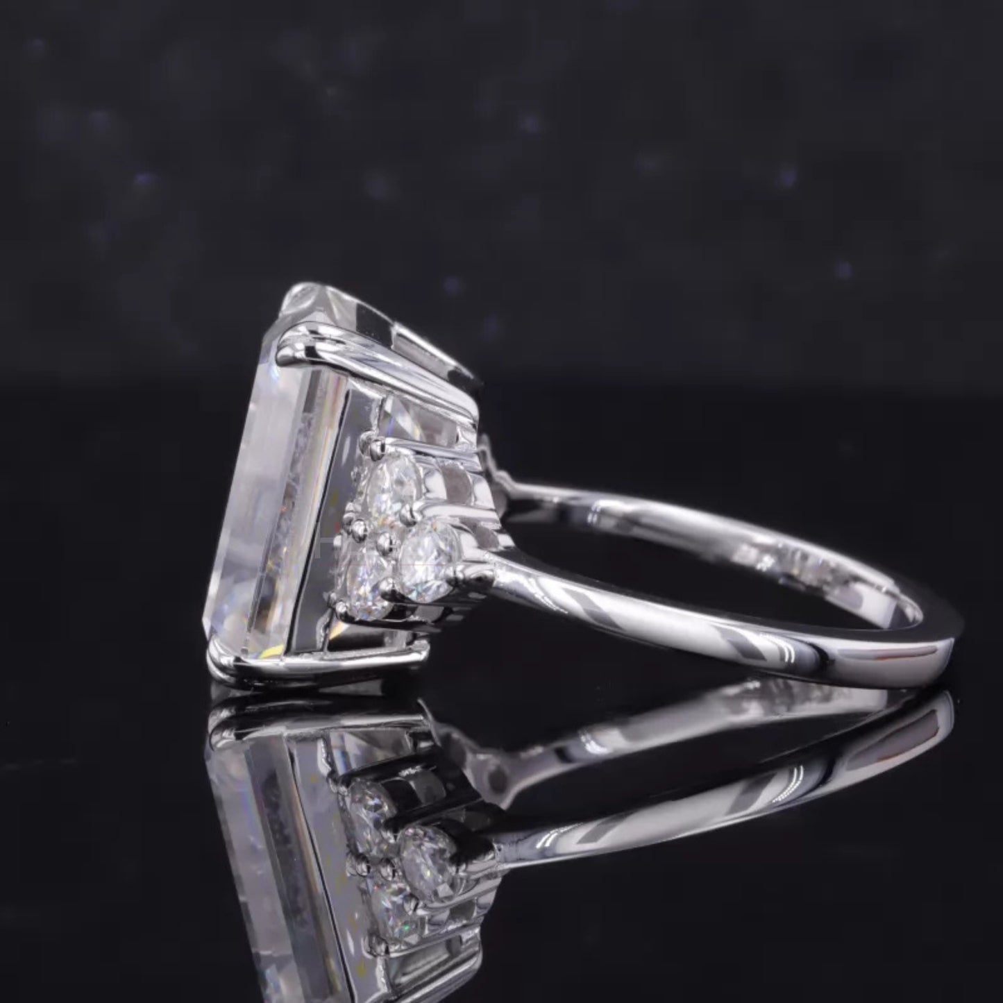 7 Stone Emerald and Round Beautiful Engagement Ring for Her