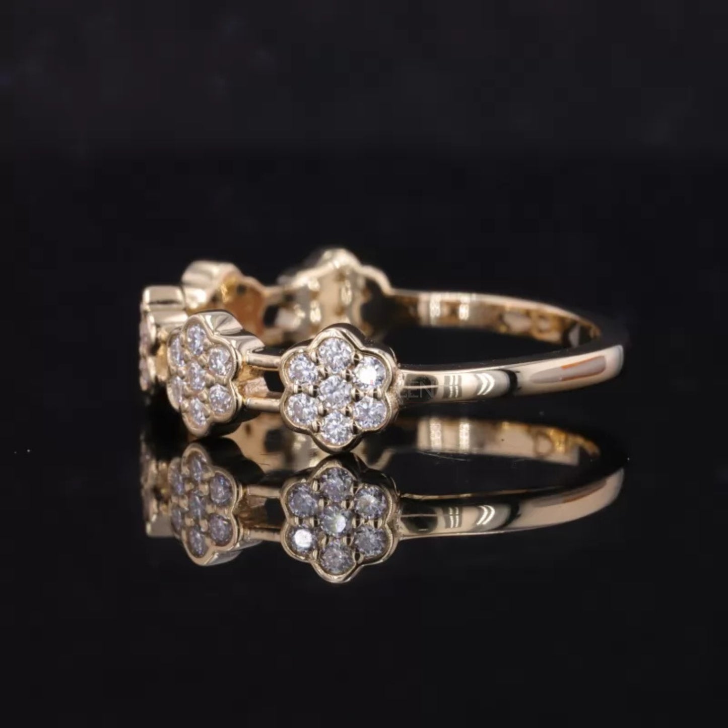 Floral Illusion Round Diamond Cluster Wedding Band