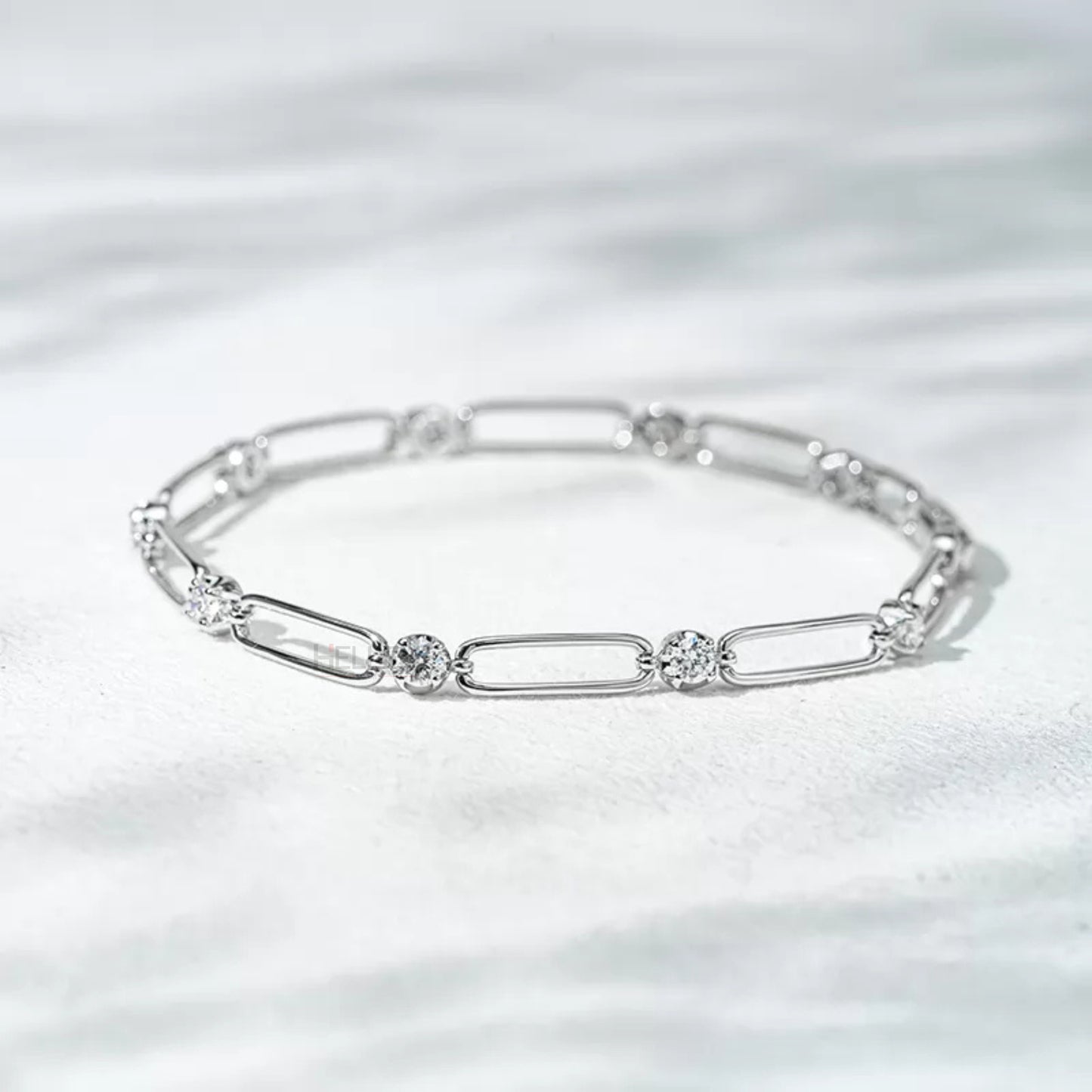 Dazzling Paper Clip Moissanite Linking Loose Bracelet