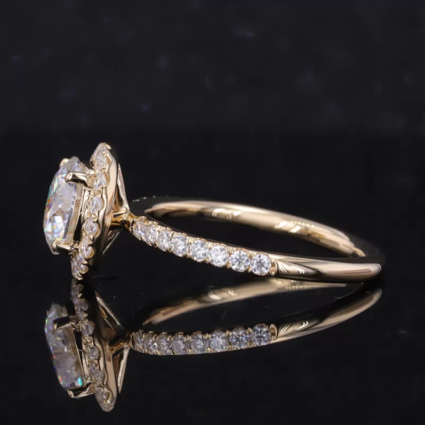 Brilliant Round Cut Solitaire Moissanite Halo Engagement Ring