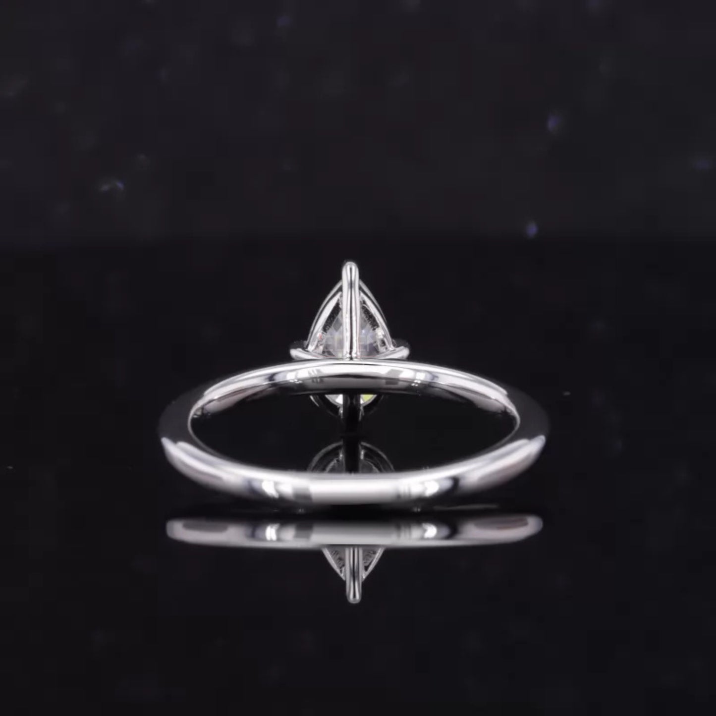 Pear Cut Solitaire Moissanite Tiger Prongs Engagement Ring
