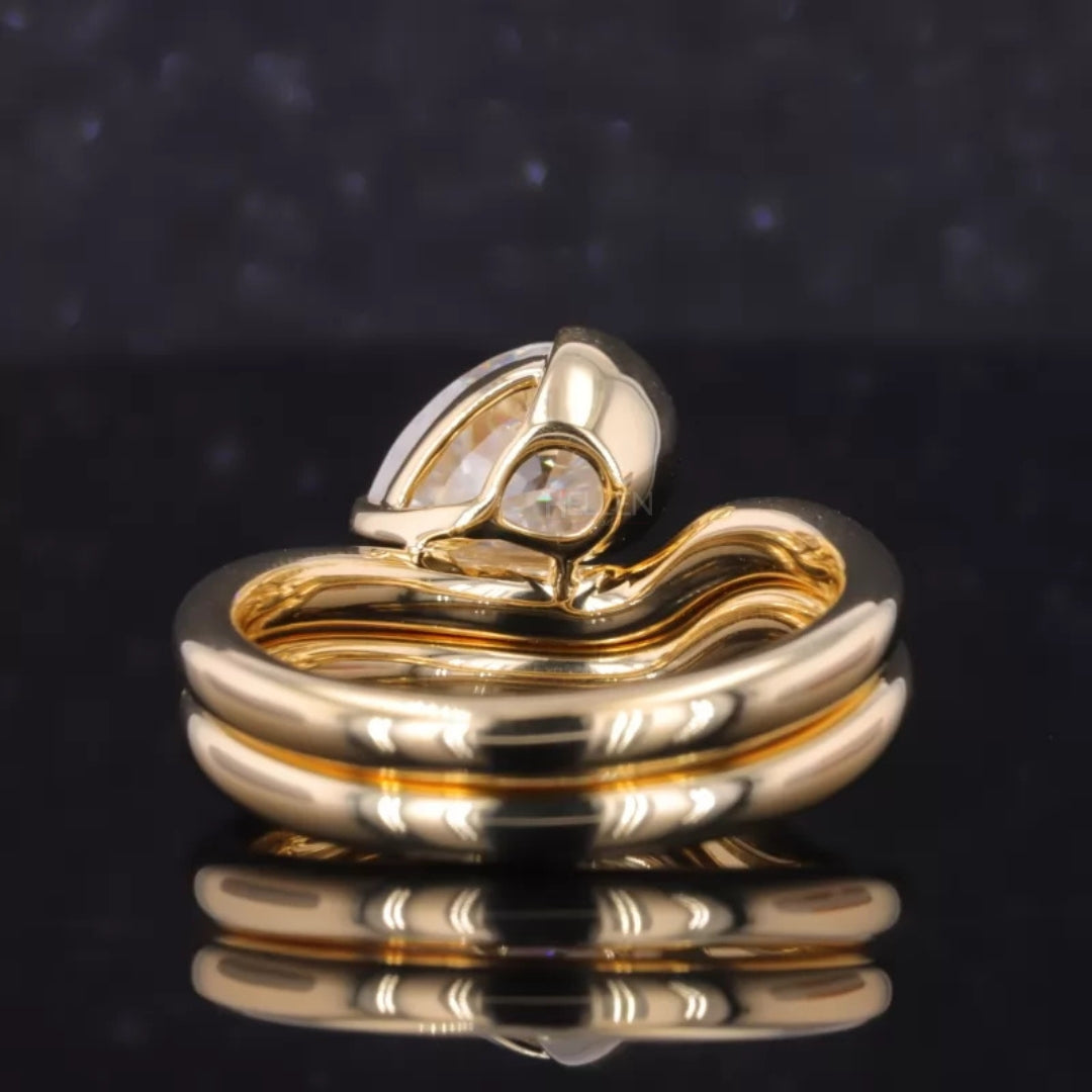 Pear Solitaire & Round Cut Moissanite Stackable Bridal Ring Set