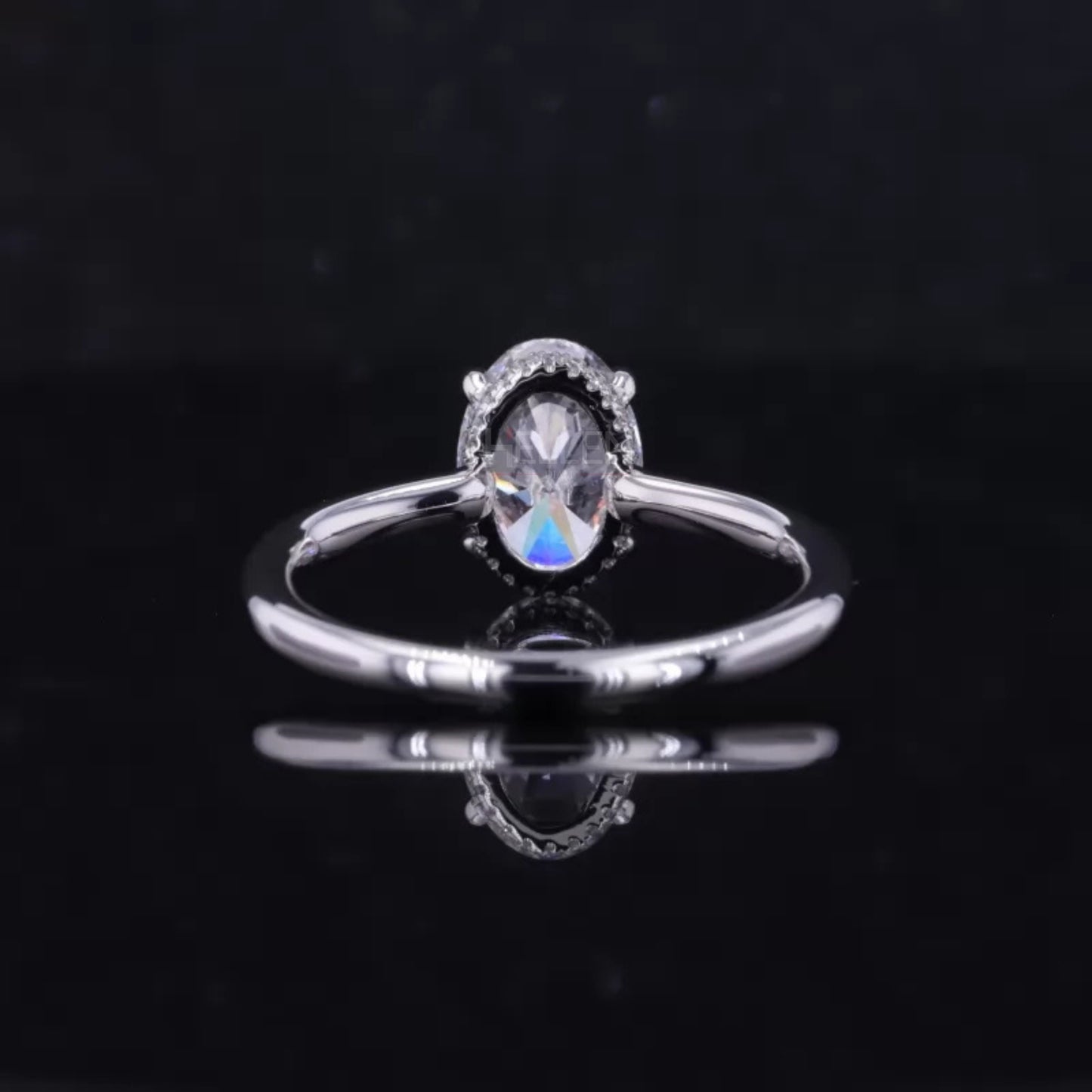 Center Oval Cut And Round Side Moissanite Claw Prong Solitaire Ring