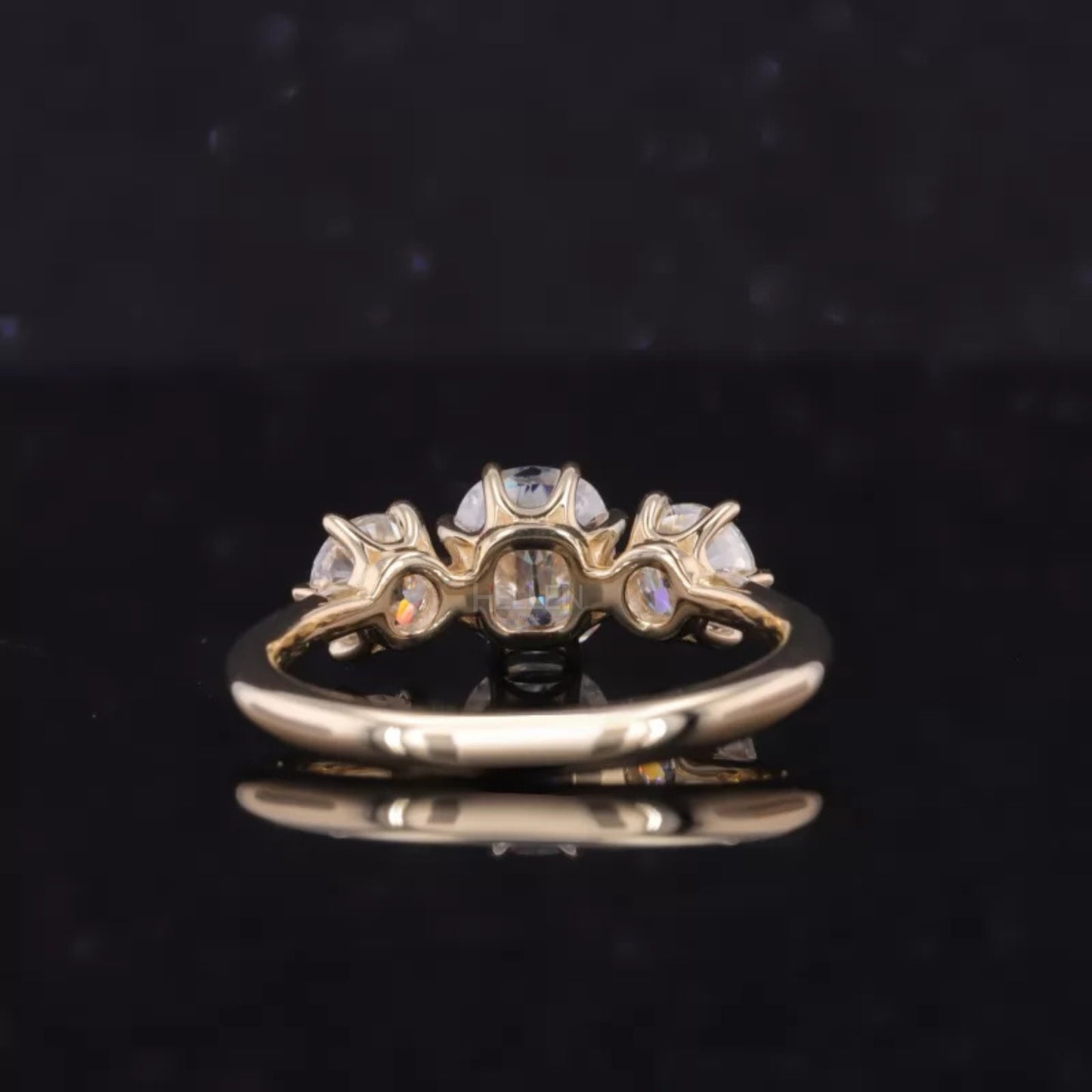 Centre Oval Cut And Round Side Moissanite 3 Stone Ring