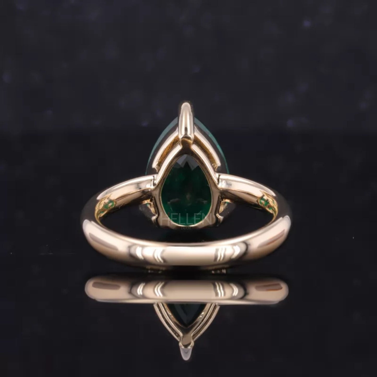 Pear Cut Green Emerald Gemstone Solitaire Engagement Ring