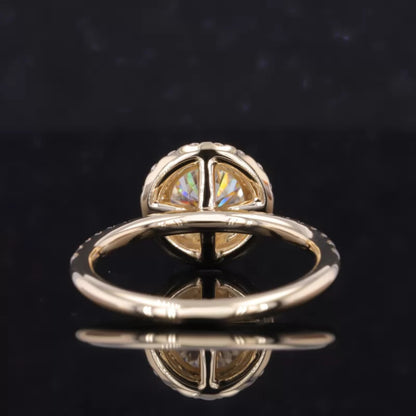 Brilliant Round Cut Solitaire Moissanite Halo Engagement Ring