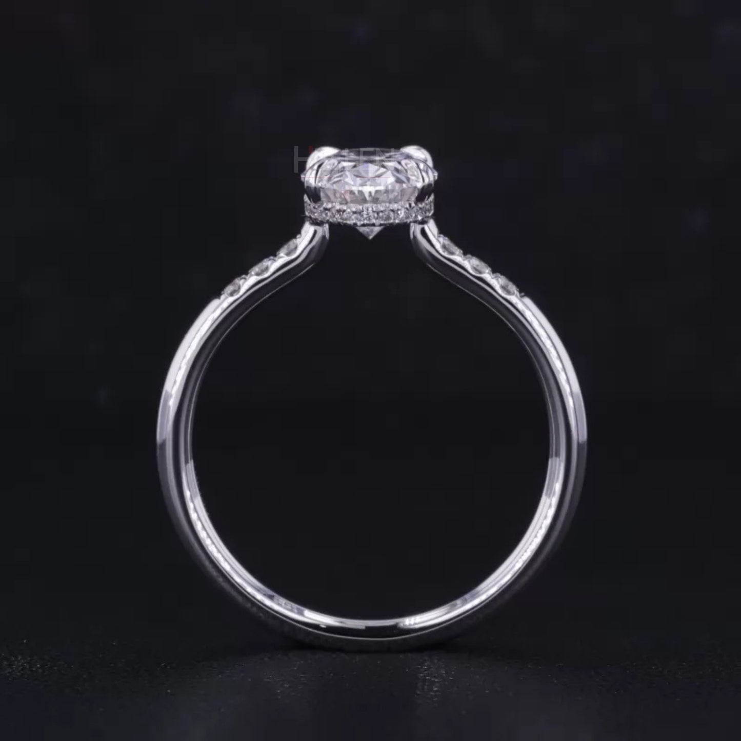 Center Oval Cut And Round Side Moissanite Claw Prong Solitaire Ring