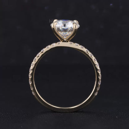 Round Cut Solitaire Moissanite Engagement Ring Set.