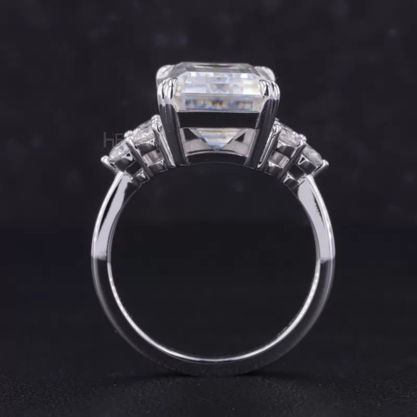 7 Stone Emerald and Round Beautiful Engagement Ring for Her