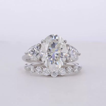 Three Stone Oval Cut Moissanite Bridal Ring Set