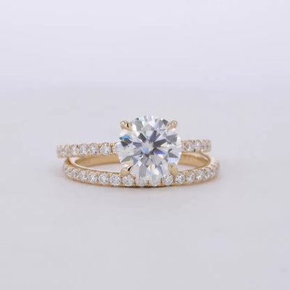 Round Cut Solitaire Moissanite Engagement Ring Set.