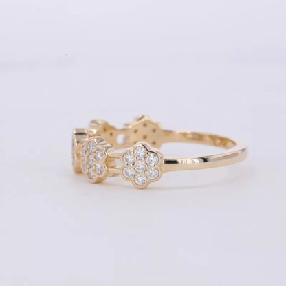 Floral Illusion Round Diamond Cluster Wedding Band