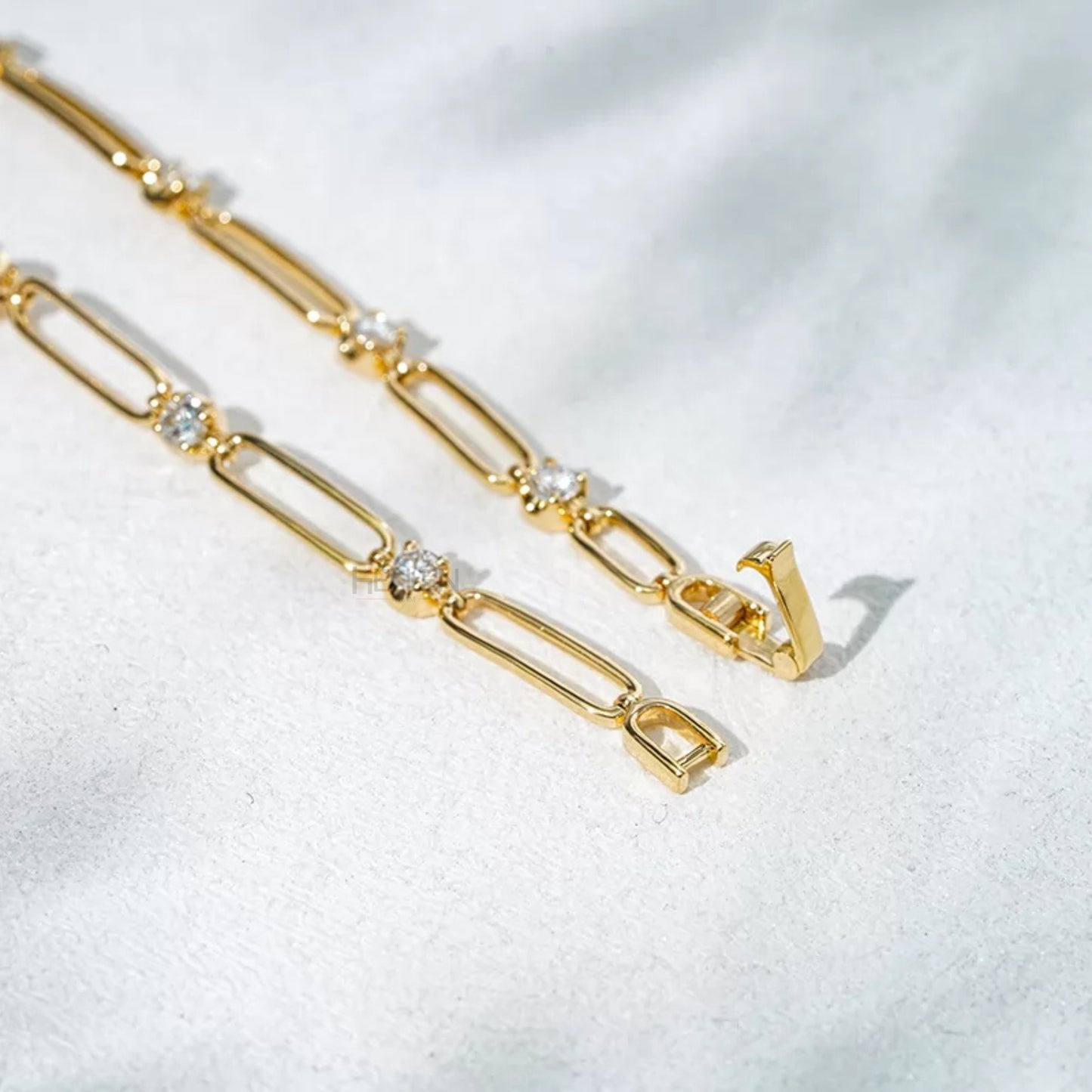 Dazzling Paper Clip Moissanite Linking Loose Bracelet