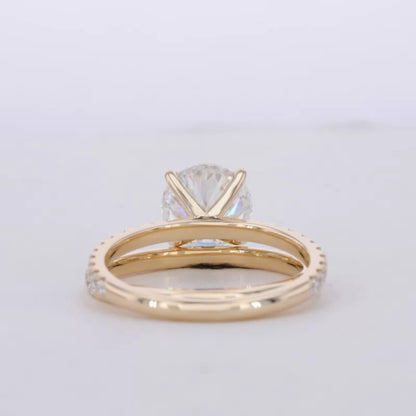 Round Cut Solitaire Moissanite Engagement Ring Set.