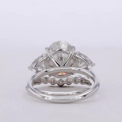 Three Stone Oval Cut Moissanite Bridal Ring Set